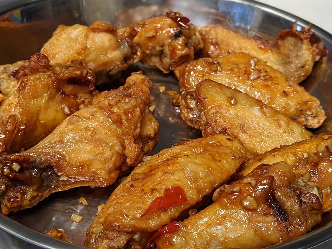 Fish Sauce Glazed Chicken Wings